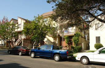 1139 E Maple St in Glendale, CA - Foto de edificio - Building Photo