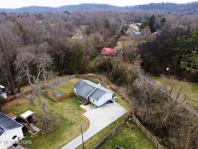 5416 Magazine Rd in Knoxville, TN - Foto de edificio - Building Photo