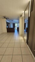 5460 W 21st Ct in Hialeah, FL - Building Photo