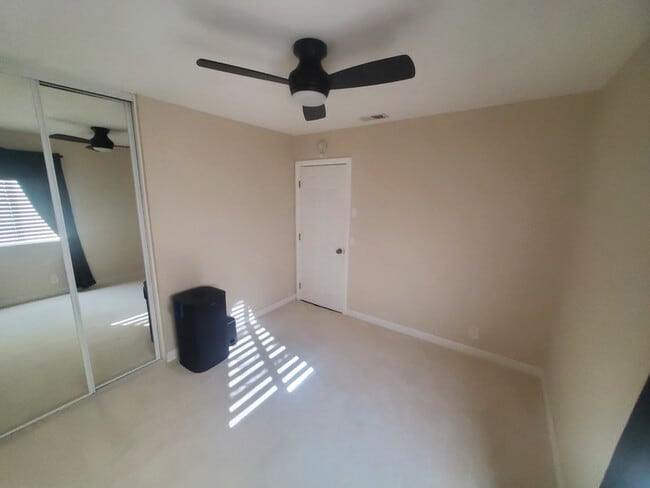 22956 Scribner Dr in Moreno Valley, CA - Foto de edificio - Building Photo