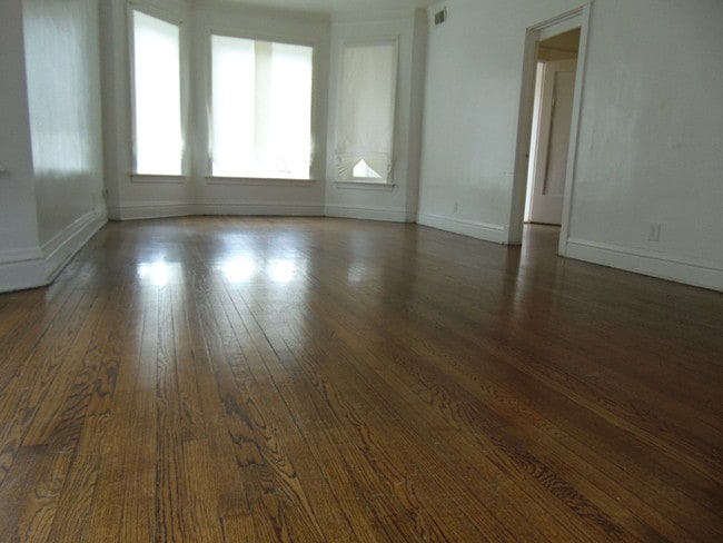 7342 S Harvard Ave, Unit 2 in Chicago, IL - Foto de edificio - Building Photo