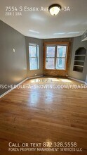 7554 S Essex Ave in Chicago, IL - Building Photo - Building Photo