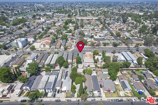 10376 Wilmington Ave in Los Angeles, CA - Building Photo