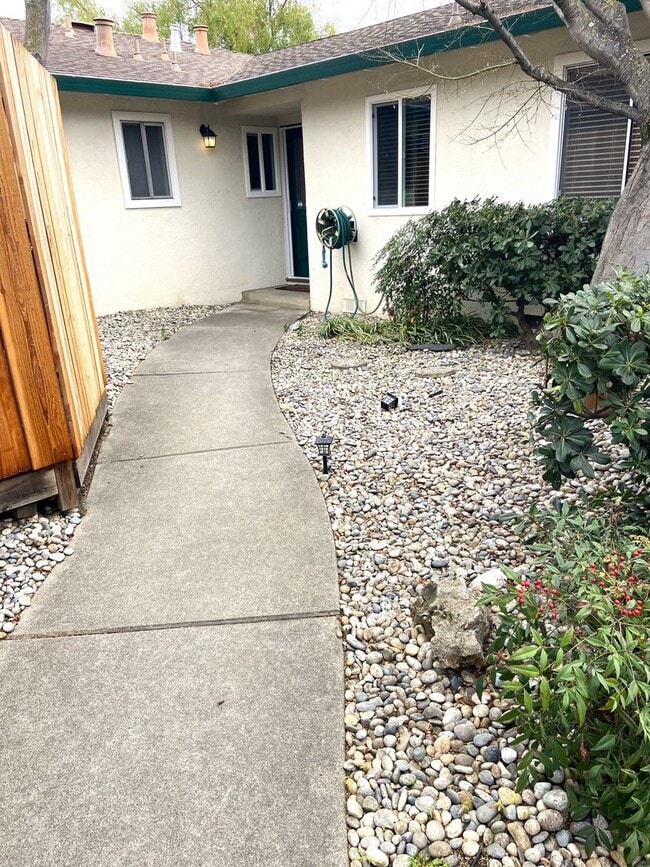 property at 1409 Village Ct