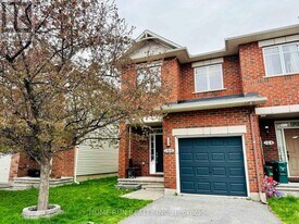 166 Calaveras Ave in Ottawa, ON - Building Photo