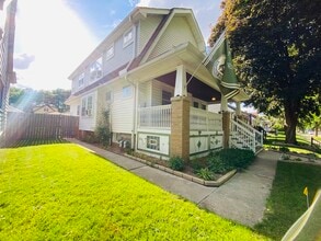 623 S 60th St, Unit 2nd Floor in Milwaukee, WI - Foto de edificio - Building Photo