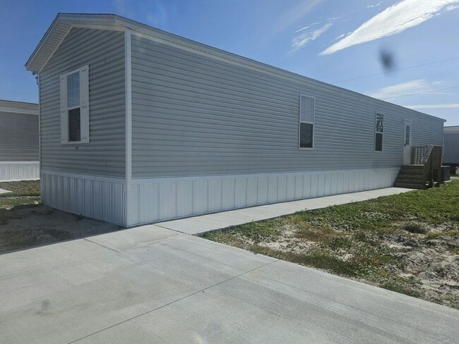 property at 1046 Myakka Dr