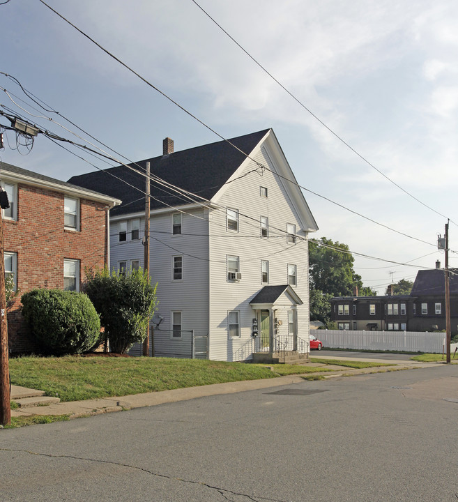 6 Lincoln St in Milford, MA - Foto de edificio