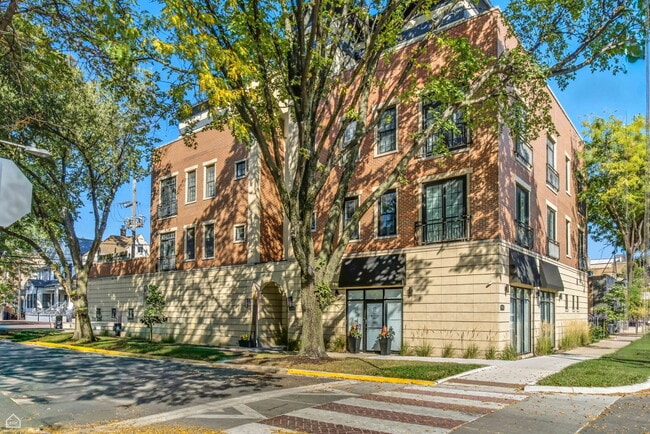 property at 2400 W Warner Ave