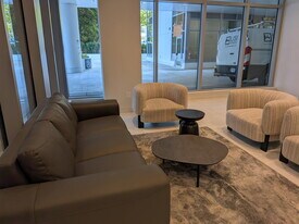 9675-9675 King George Blvd in Surrey, BC - Building Photo