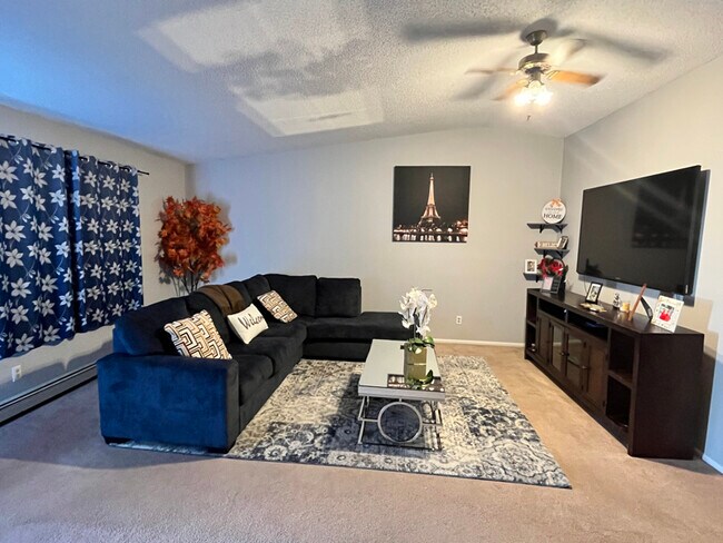 473 Cottonwood Lake Dr in Clifton, CO - Foto de edificio - Building Photo