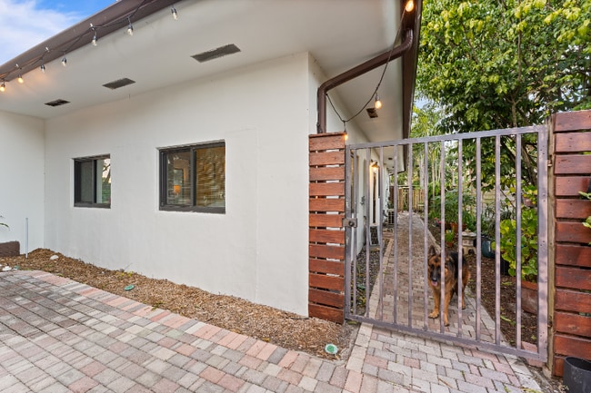 3371 SW 22nd St in Fort Lauderdale, FL - Building Photo - Building Photo