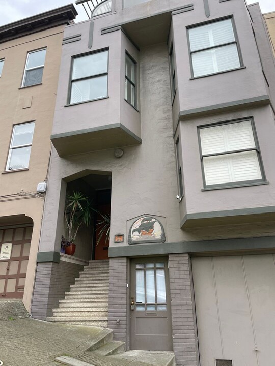 427-427a Filbert St in San Francisco, CA - Building Photo