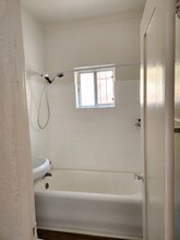 1845 N Gramercy Pl in Los Angeles, CA - Foto de edificio - Building Photo