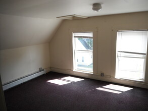 20 Merrill St, Unit 20B Merrill in Plymouth, NH - Building Photo - Building Photo