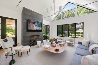 19 Osborne Ln in East Hampton, NY - Building Photo - Building Photo