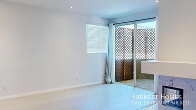 4557 Haskell Ave in Los Angeles, CA - Building Photo - Building Photo