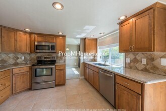 11881 SE Southern Lites Dr in Happy Valley, OR - Building Photo - Building Photo