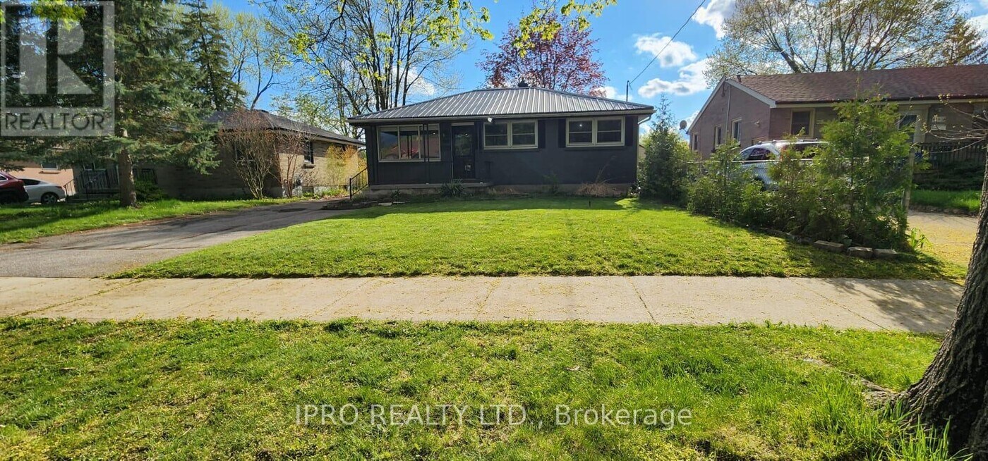 189 Goddard Blvd in London, ON - Building Photo