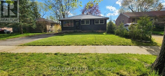 property at 189 Goddard Blvd