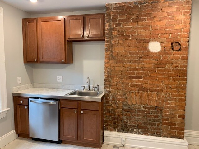 749 Chislett St in Pittsburgh, PA - Building Photo - Building Photo