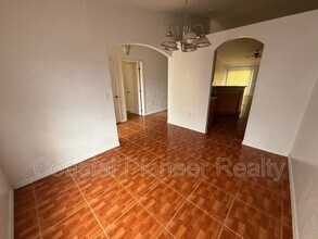 418 Ohio Way in Poinciana, FL - Building Photo - Building Photo