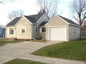 1807 2nd Ave SE in Austin, MN - Building Photo - Building Photo