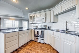290 Tanglewood Cir, Unit 5433/34 in Pottsboro, TX - Building Photo - Building Photo