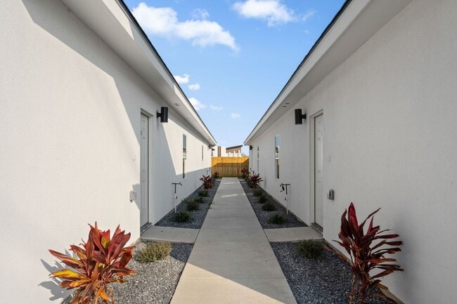 408 N Onyx Ave in Edinburg, TX - Building Photo - Building Photo