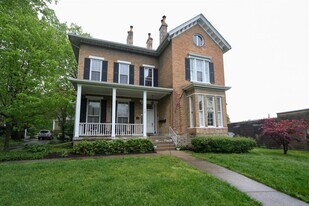 960 Willow Ave, Unit 2 in Cincinnati, OH - Building Photo