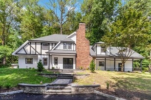 9 Jones Dr in Morristown, NJ - Building Photo