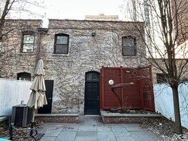 1246 N State Pky, Unit 2 in Chicago, IL - Building Photo