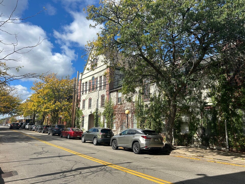 Modern Tool Square in Erie, PA - Foto de edificio