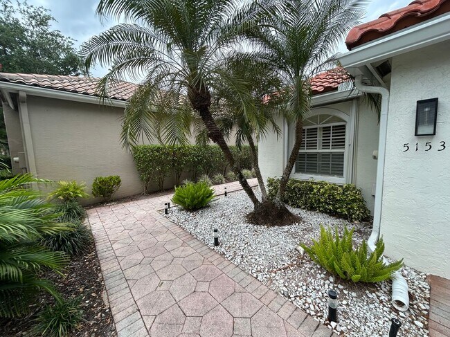 5153 Brookview Dr in Boynton Beach, FL - Building Photo - Building Photo