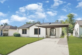 3626 Yosemite St, Unit DD0401 in Houston, TX - Building Photo - Building Photo