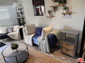 5915 Lexington Ave in Los Angeles, CA - Building Photo - Building Photo