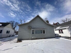 1018 Chandler St in Danville, IL - Building Photo