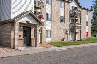 Norway Pines Apartments in Sartell, MN - Building Photo - Building Photo