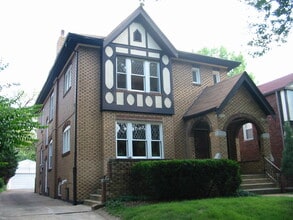 7304 Lindell Blvd in University City, MO - Foto de edificio - Building Photo