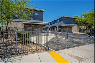 701 E Adams St in Tucson, AZ - Building Photo - Building Photo