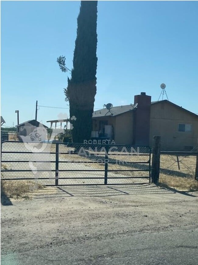 19676 Rd 9 in Chowchilla, CA - Building Photo - Building Photo