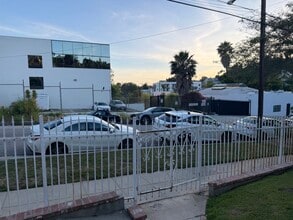 2113 1/2 Aaron St in Los Angeles, CA - Foto de edificio - Building Photo