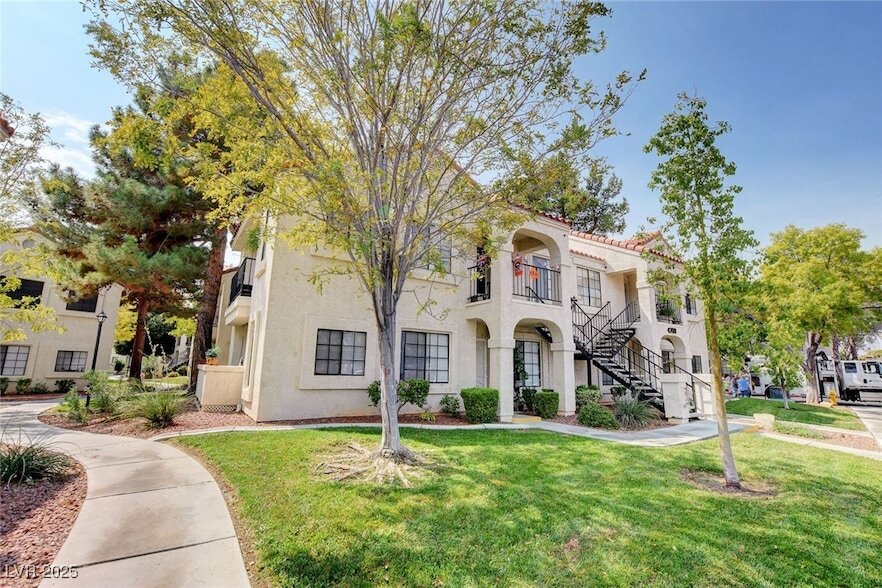 4700 Nara Vista Way, Unit 101 in Las Vegas, NV - Building Photo