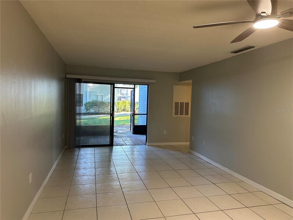 3722 Southpointe Dr in Orlando, FL - Building Photo