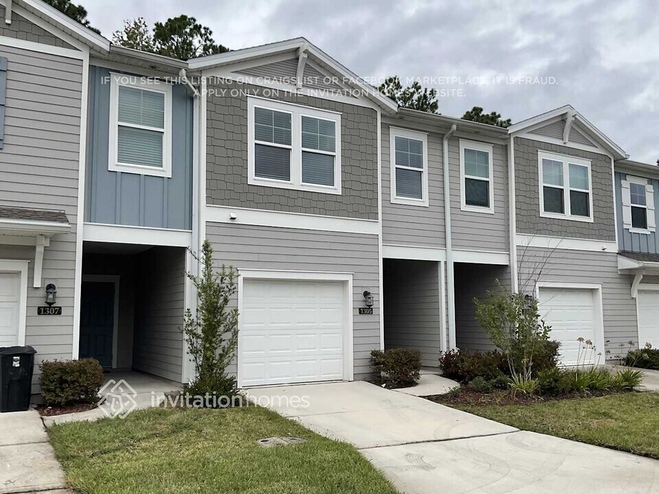1305 Coastal Mdw Trl in Jacksonville, FL - Building Photo