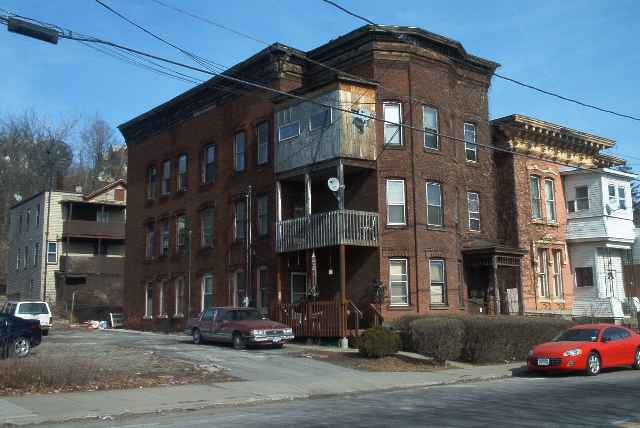 218 E Main St in Amsterdam, NY - Building Photo - Building Photo