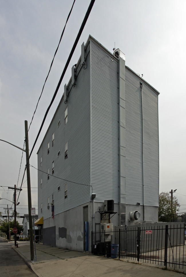 337-339 Johnston Ave in Jersey City, NJ - Building Photo - Building Photo