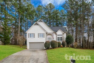 985 Brookmont Dr S W in Marietta, GA - Building Photo