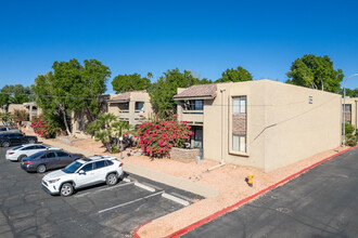 Camelback Terraces in Phoenix, AZ - Building Photo - Building Photo