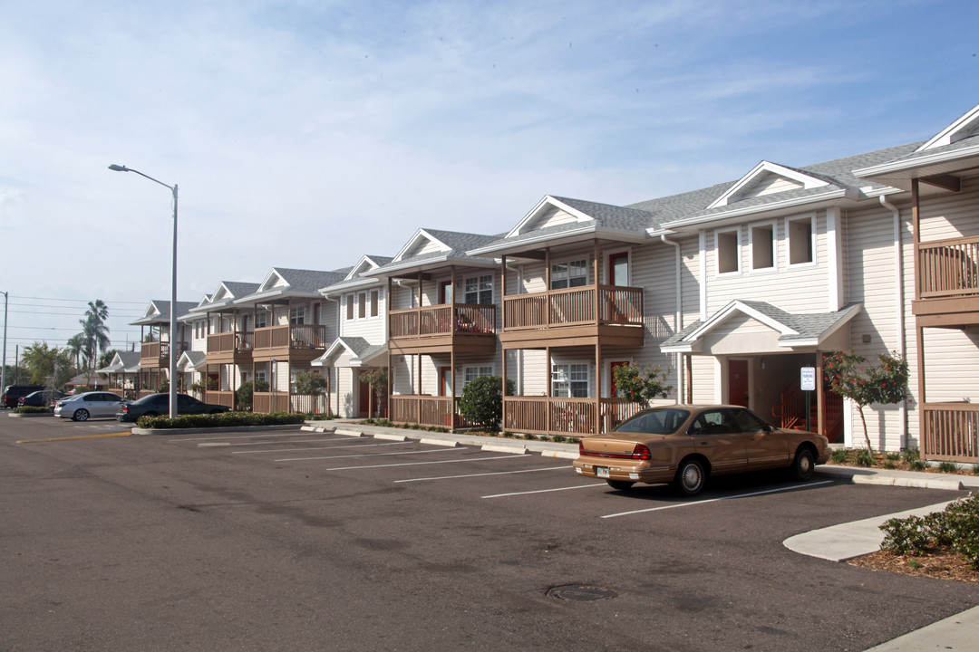 Ashley Place in St. Petersburg, FL - Building Photo